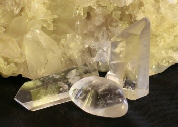 Die Bedeutung von 7 Chakra Steinen: Ein Leitfaden zur Energieheilung